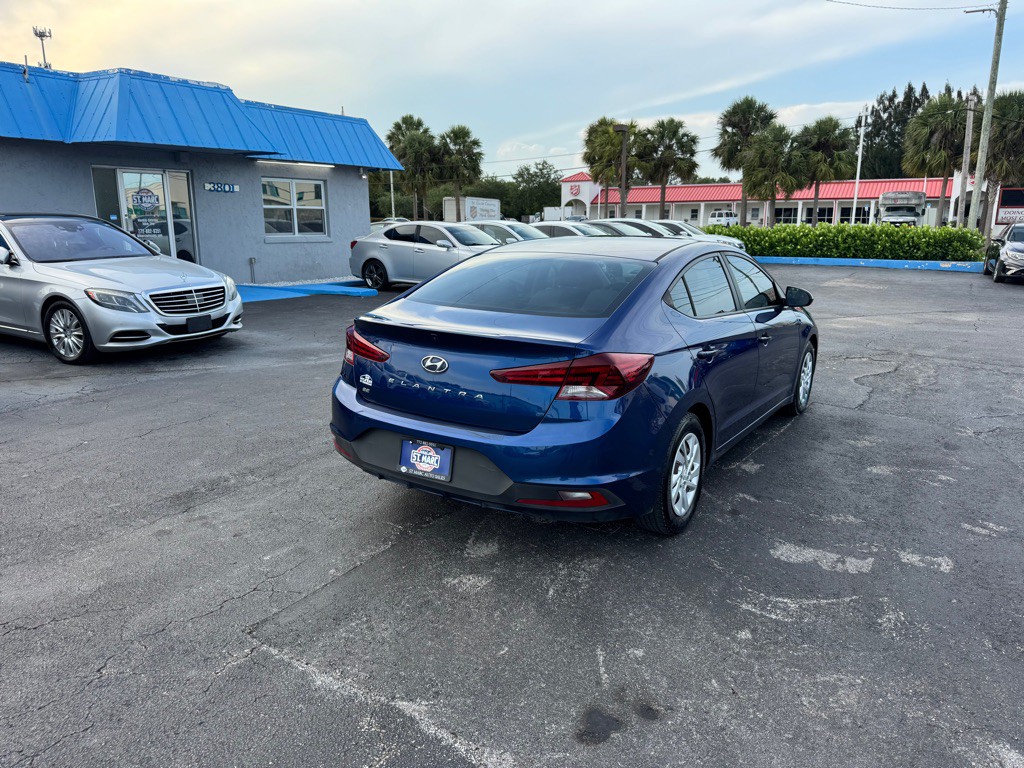 2019 Hyundai Elantra Image 7
