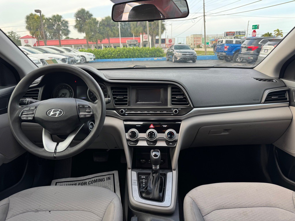 2019 Hyundai Elantra Image 8