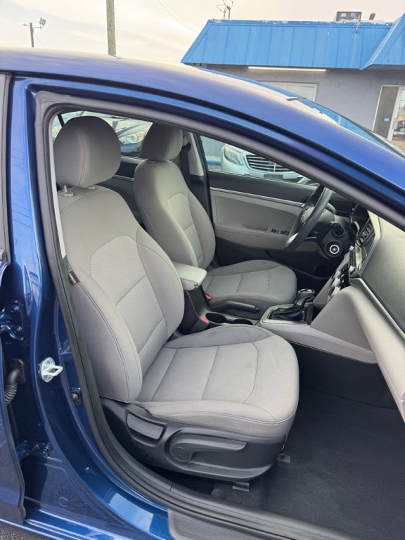 2019 Hyundai Elantra Image 11