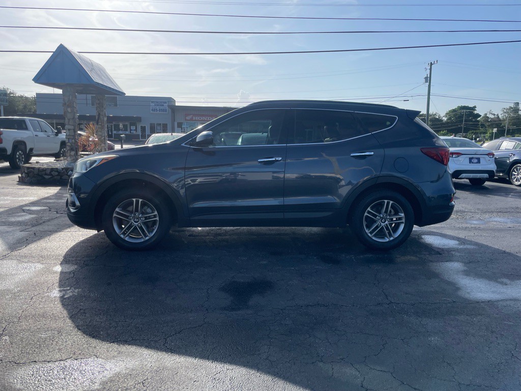 2017 Hyundai Santa Fe Sport Image 2