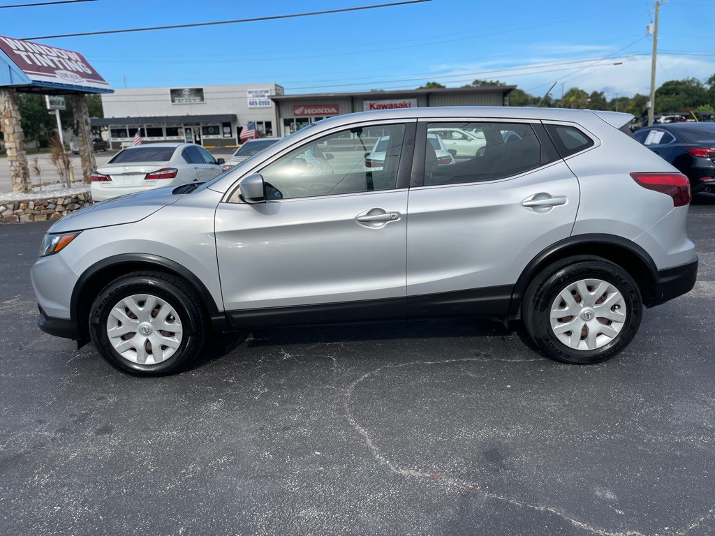 2019 Nissan Rogue Image 2
