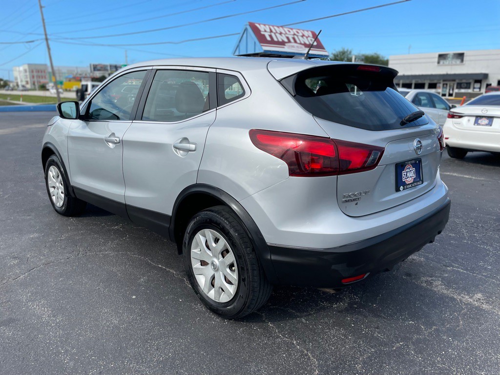 2019 Nissan Rogue Image 8