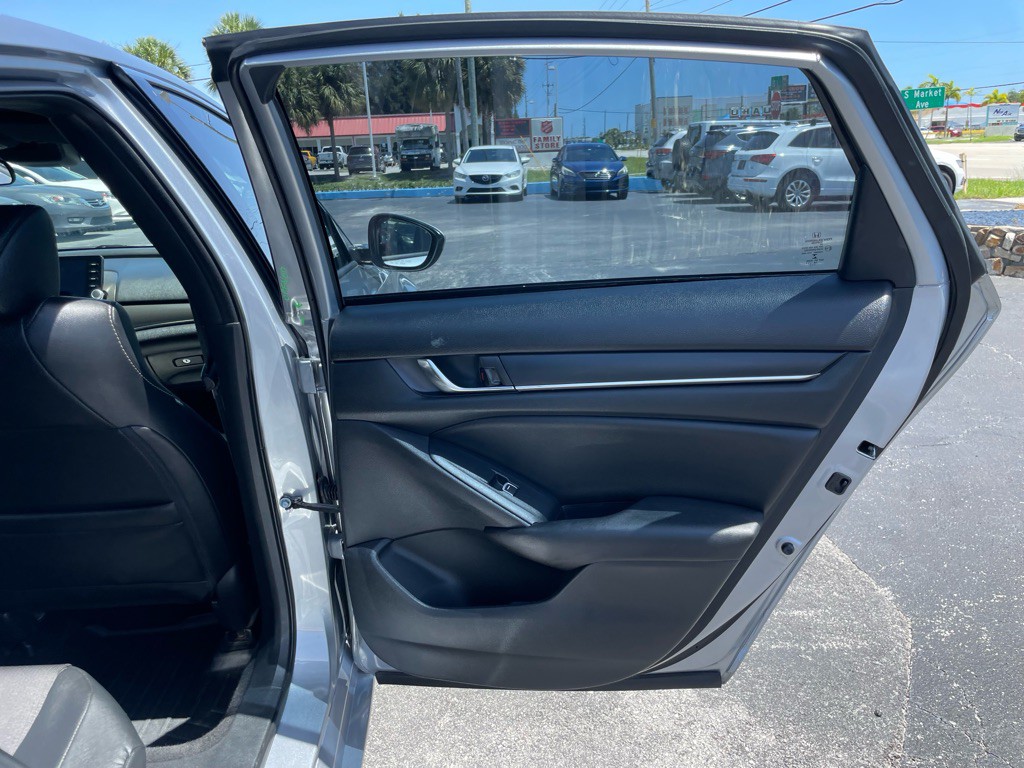 2019 Honda Accord Image 12