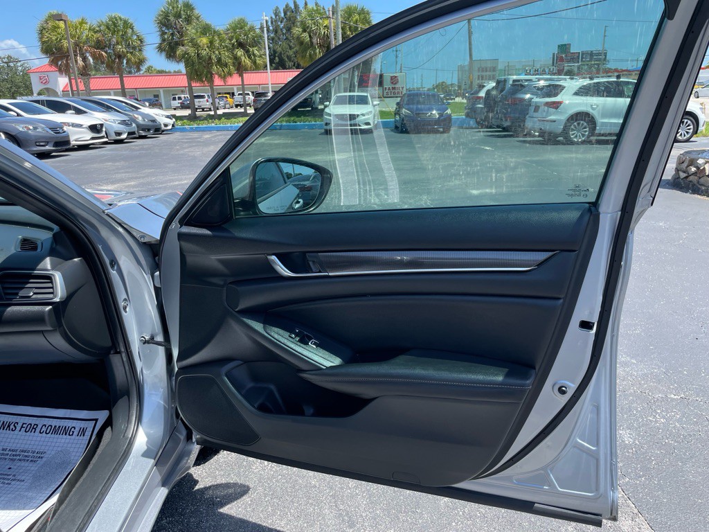 2019 Honda Accord Image 14