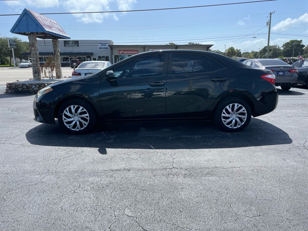 2015 Toyota Corolla Image 2