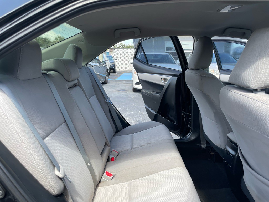 2015 Toyota Corolla Image 14