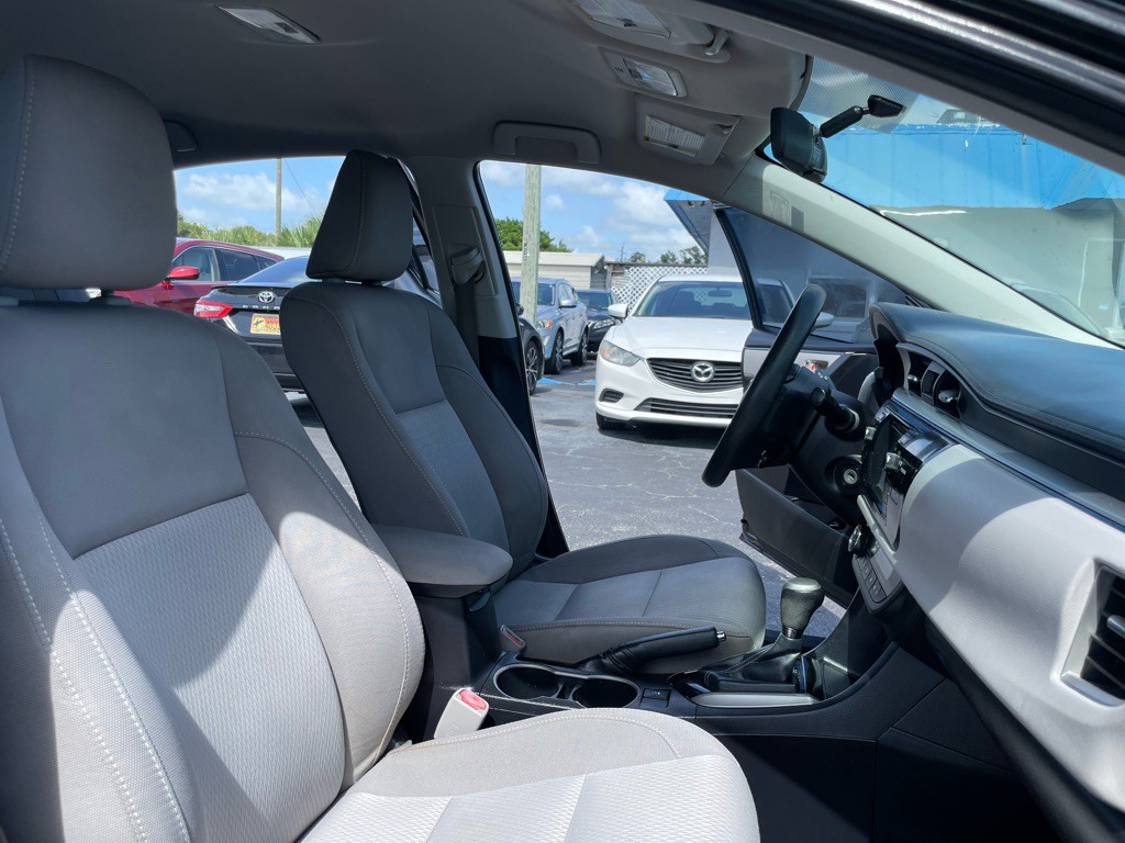 2015 Toyota Corolla Image 16