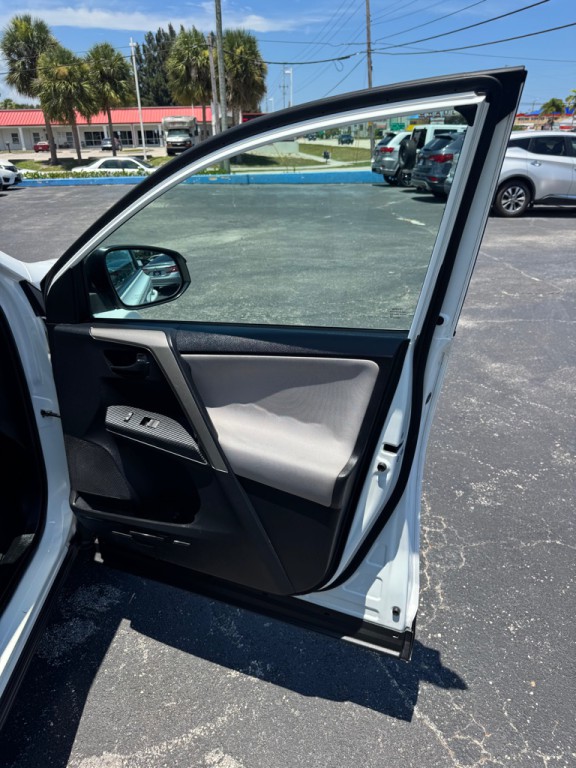 2014 Toyota Rav4 Image 13