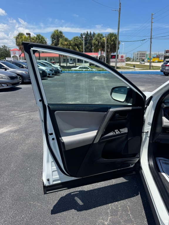 2014 Toyota Rav4 Image 15