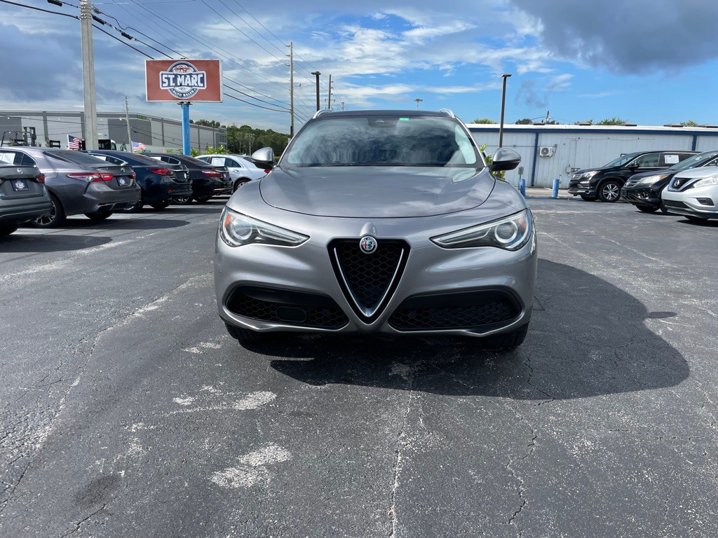 2018 Alfa Romeo Stelvio Image 3