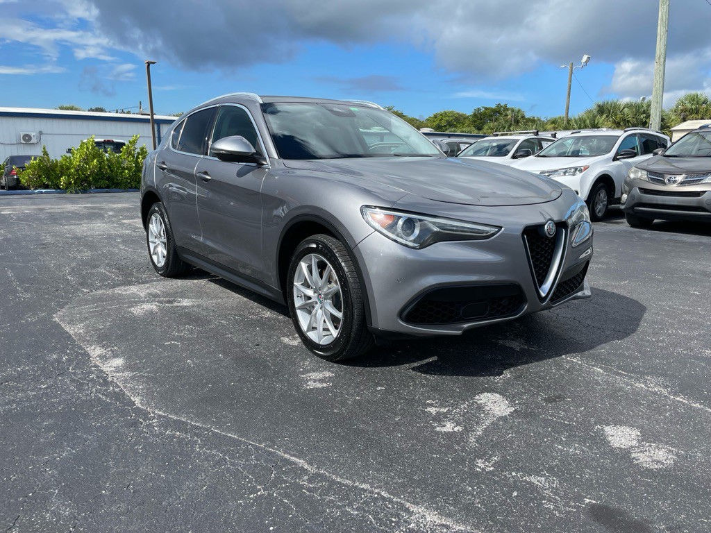 2018 Alfa Romeo Stelvio Image 4