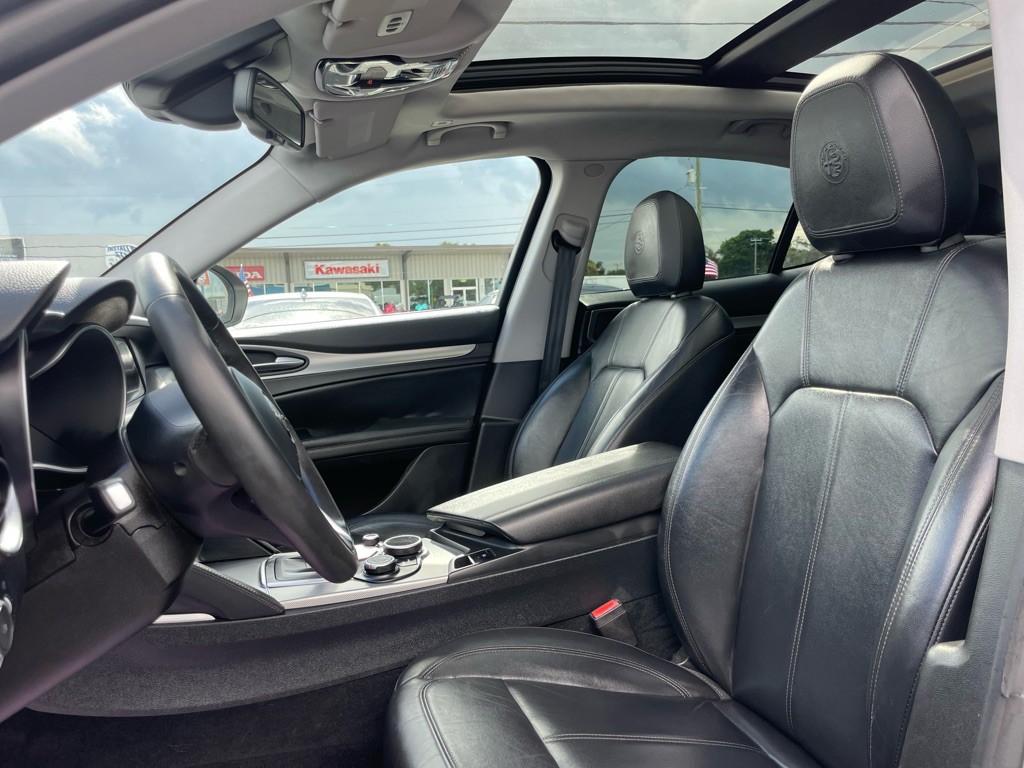 2018 Alfa Romeo Stelvio Image 10