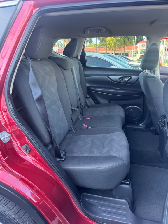 2016 Nissan Rogue Image 15