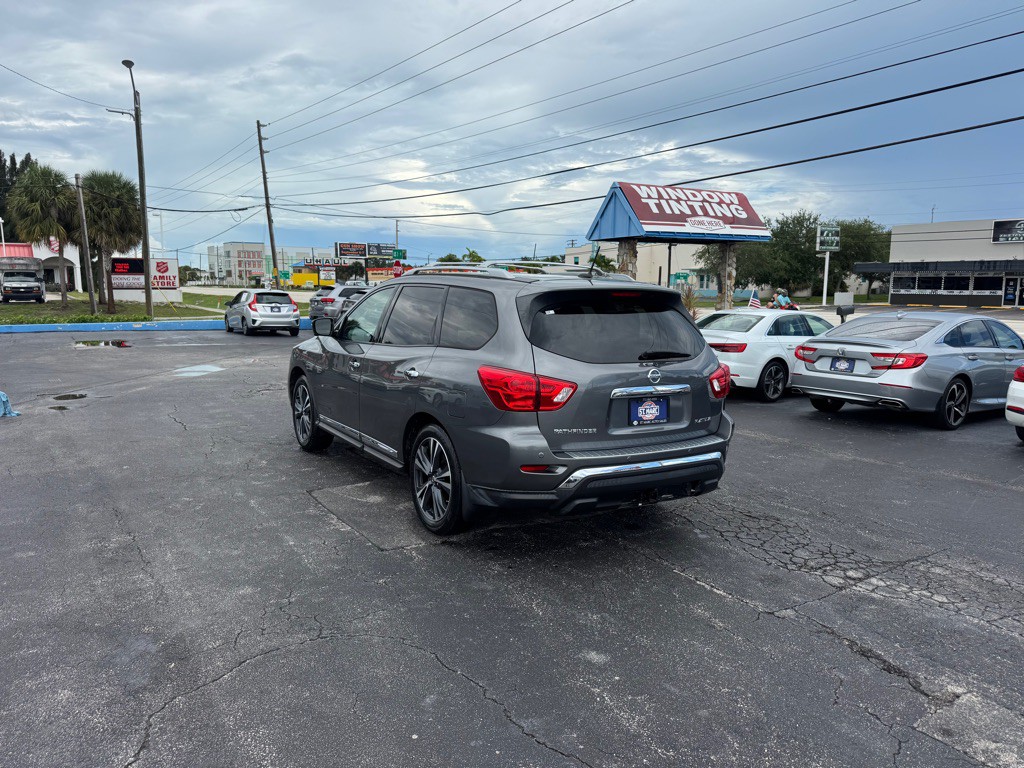 2018 Nissan Pathfinder Image 4