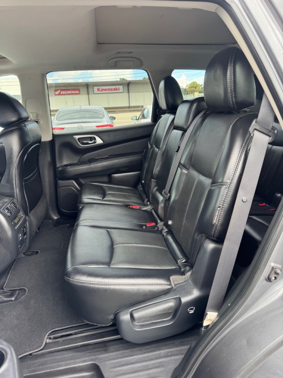 2018 Nissan Pathfinder Image 12