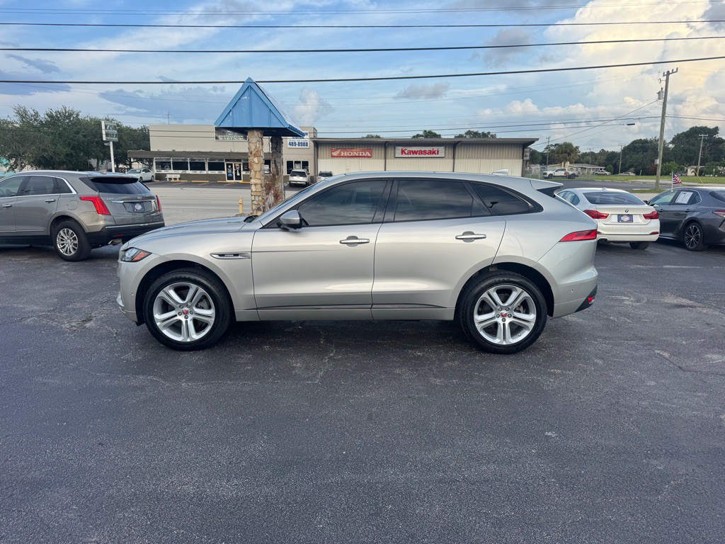 2017 Jaguar F-PACE Image 2