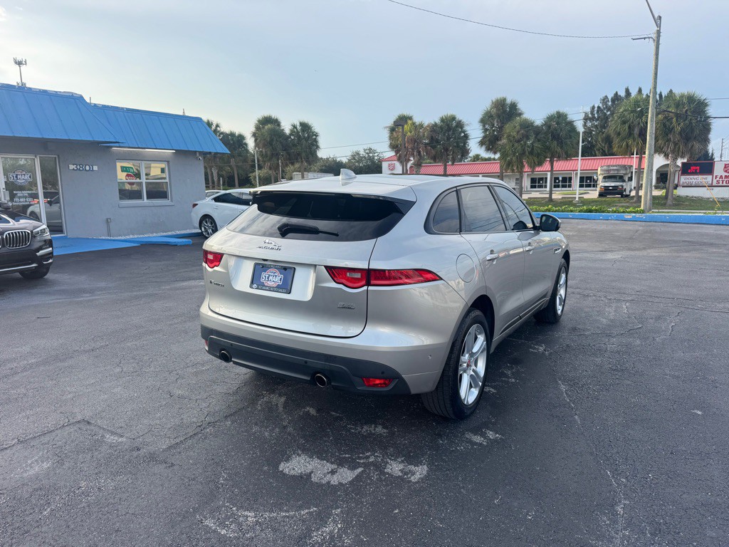 2017 Jaguar F-PACE Image 4