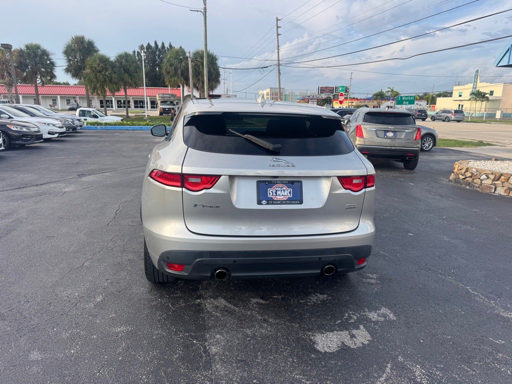 2017 Jaguar F-PACE Image 5