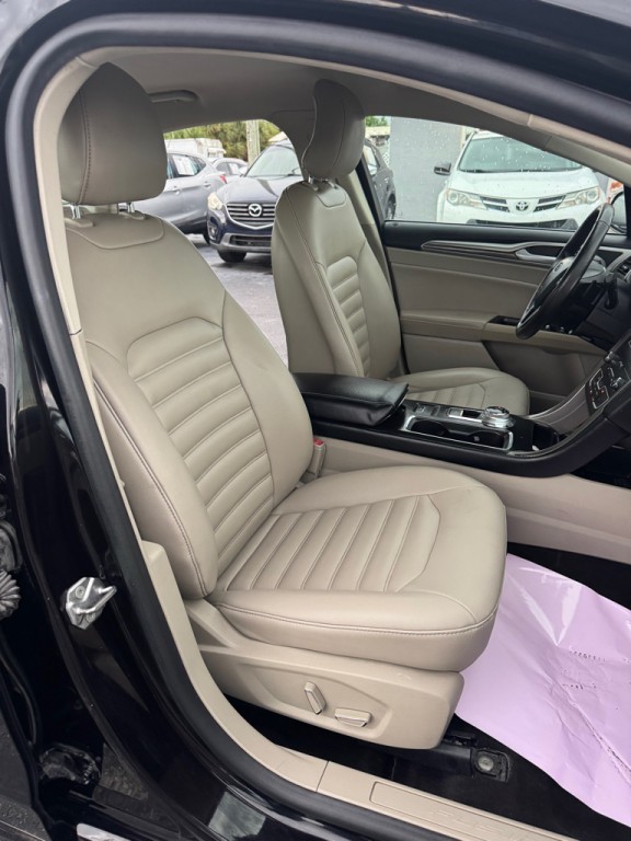 2019 Ford Fusion Image 12