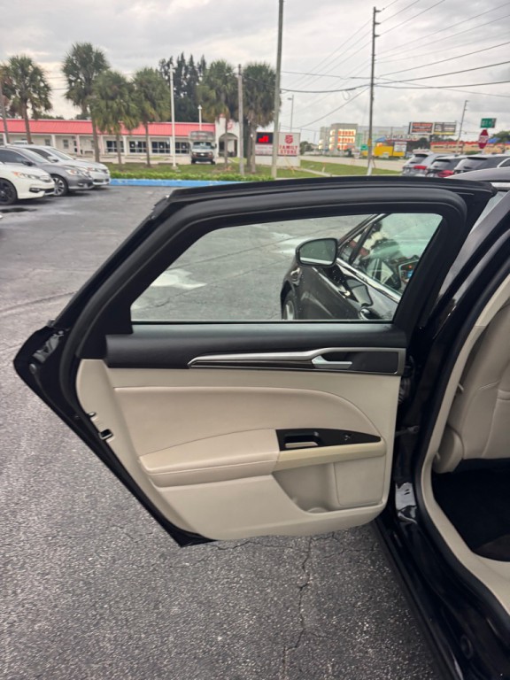 2019 Ford Fusion Image 16