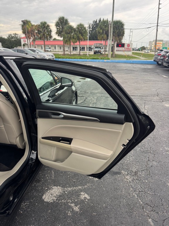 2019 Ford Fusion Image 17
