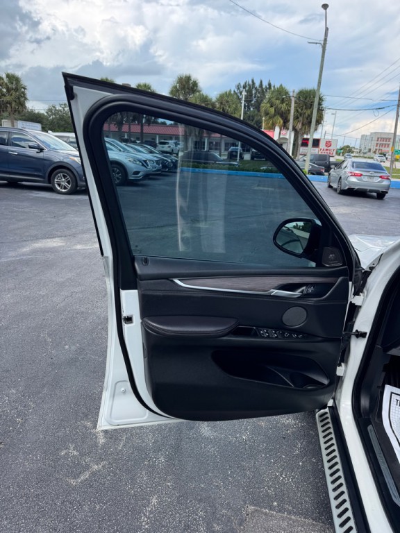 2017 BMW X5 Image 18