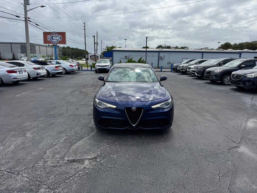 2019 Alfa Romeo Giulia Image 2