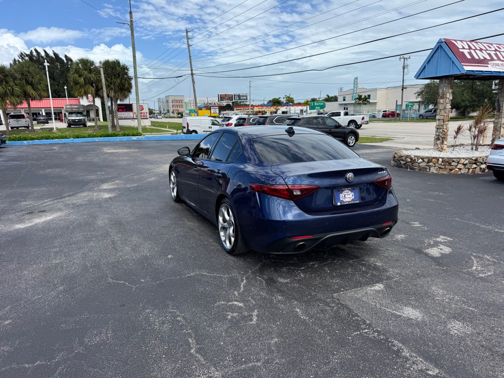2019 Alfa Romeo Giulia Image 6