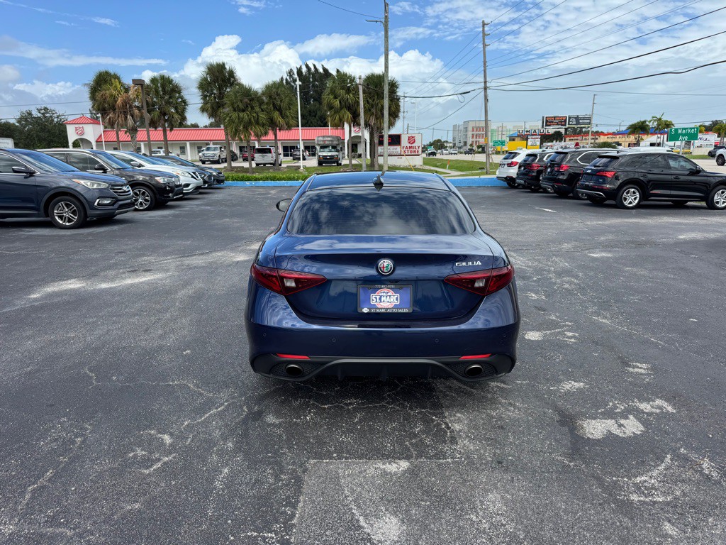 2019 Alfa Romeo Giulia Image 7