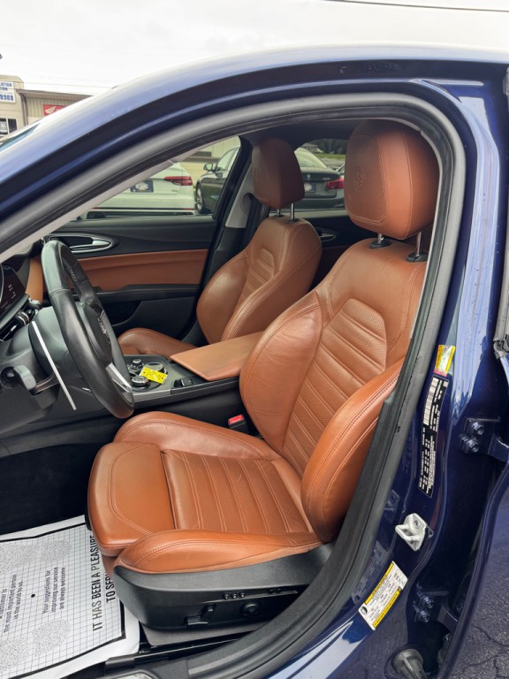 2019 Alfa Romeo Giulia Image 11
