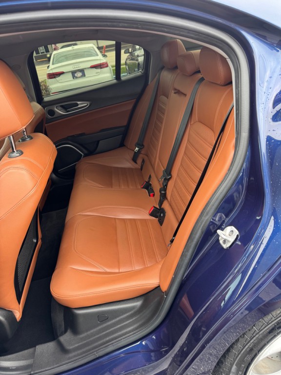 2019 Alfa Romeo Giulia Image 13