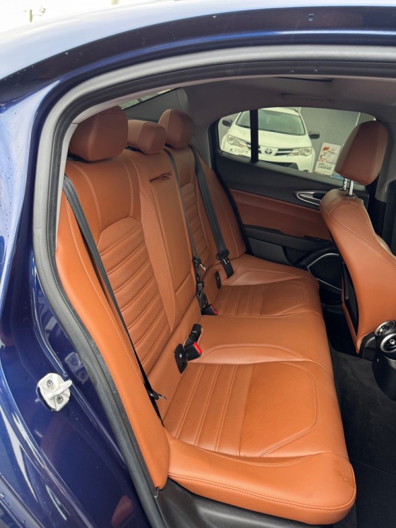2019 Alfa Romeo Giulia Image 14