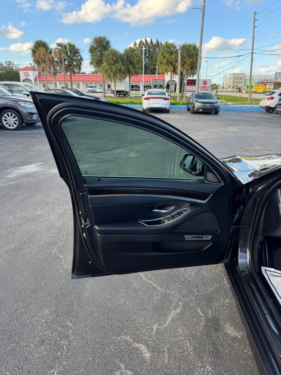 2015 BMW 5 Series Image 15