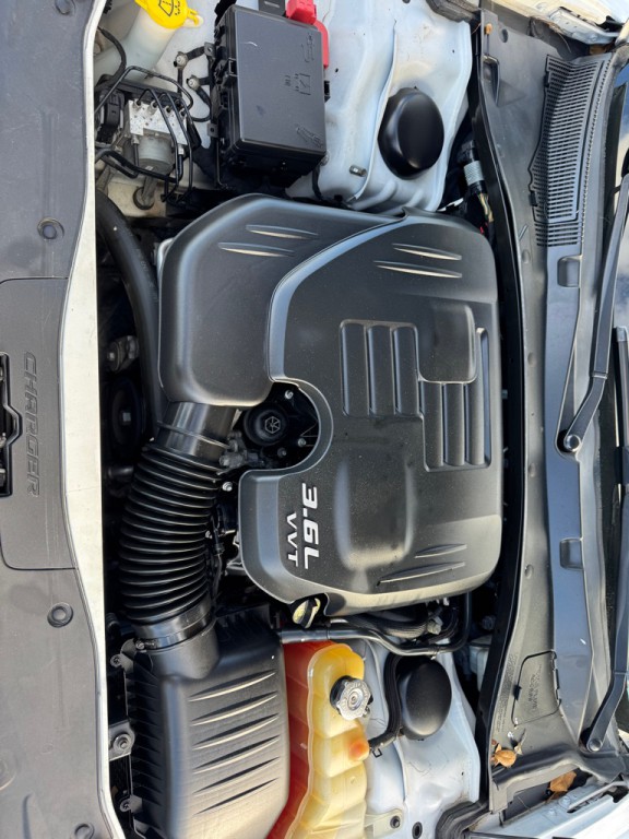 2015 Dodge Charger Image 17
