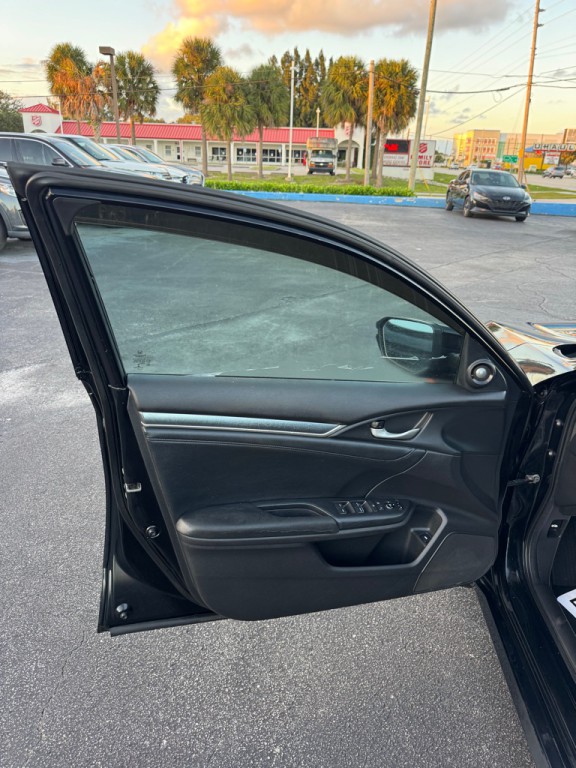 2016 Honda Civic Image 16