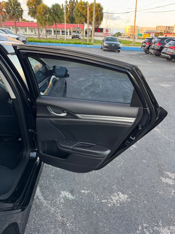 2016 Honda Civic Image 17