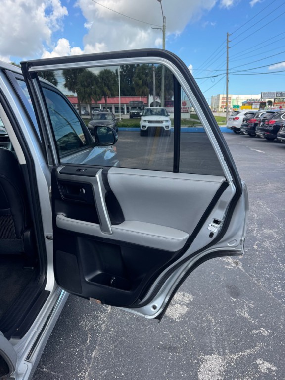 2011 Toyota 4Runner Image 16