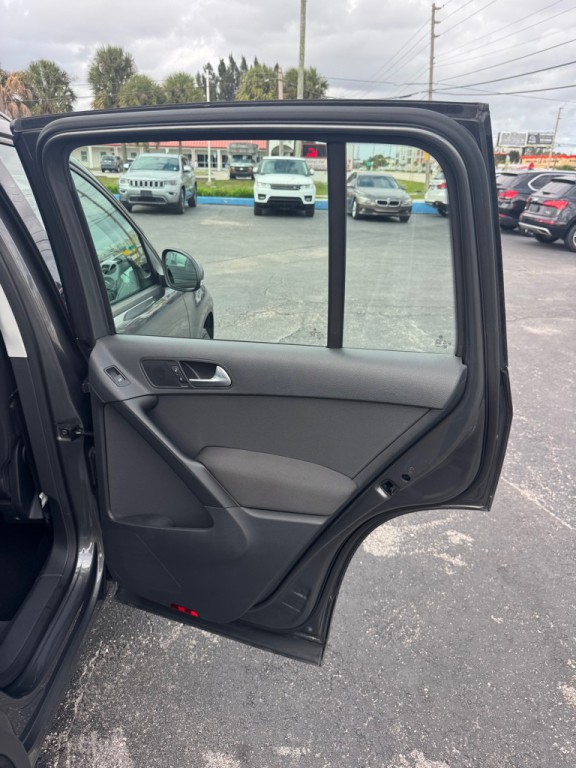 2015 Volkswagen Tiguan Image 16