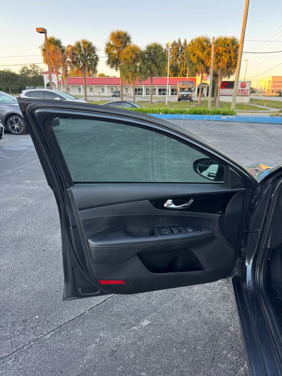 2020 Kia Forte Image 17