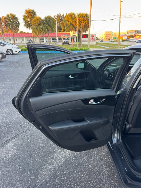 2020 Kia Forte Image 18