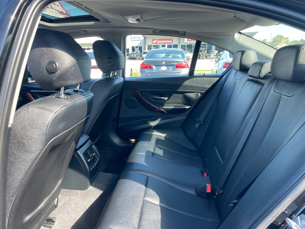 2014 BMW 3 Series Image 12