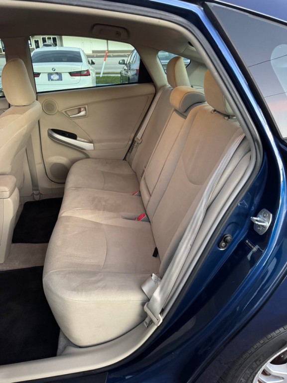 2011 Toyota Prius Image 12