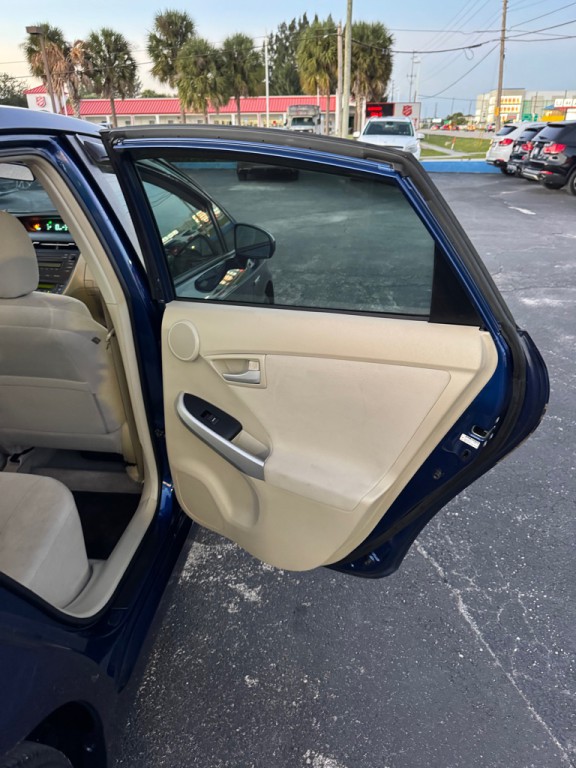 2011 Toyota Prius Image 15