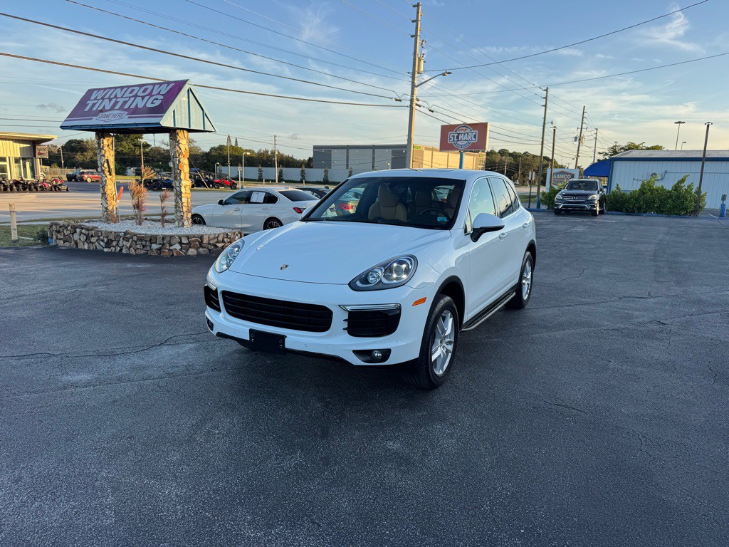 2016 Porsche Cayenne Image 1