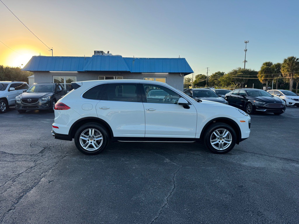 2016 Porsche Cayenne Image 4