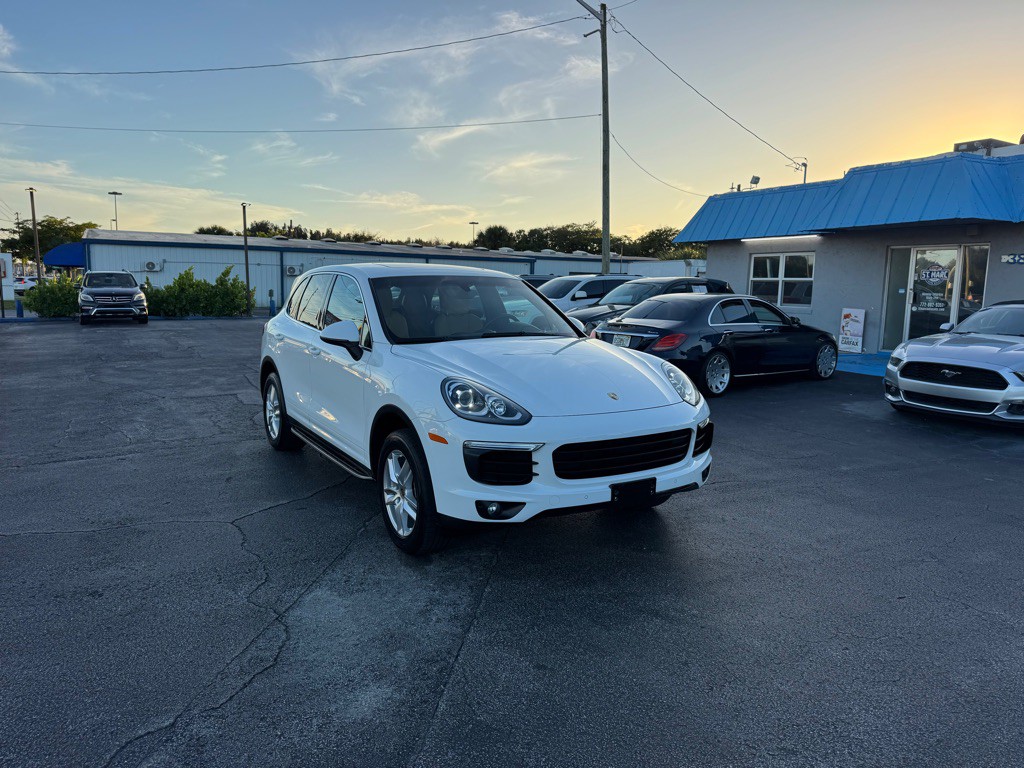 2016 Porsche Cayenne Image 8