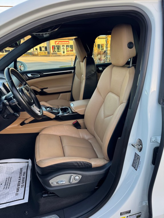 2016 Porsche Cayenne Image 11