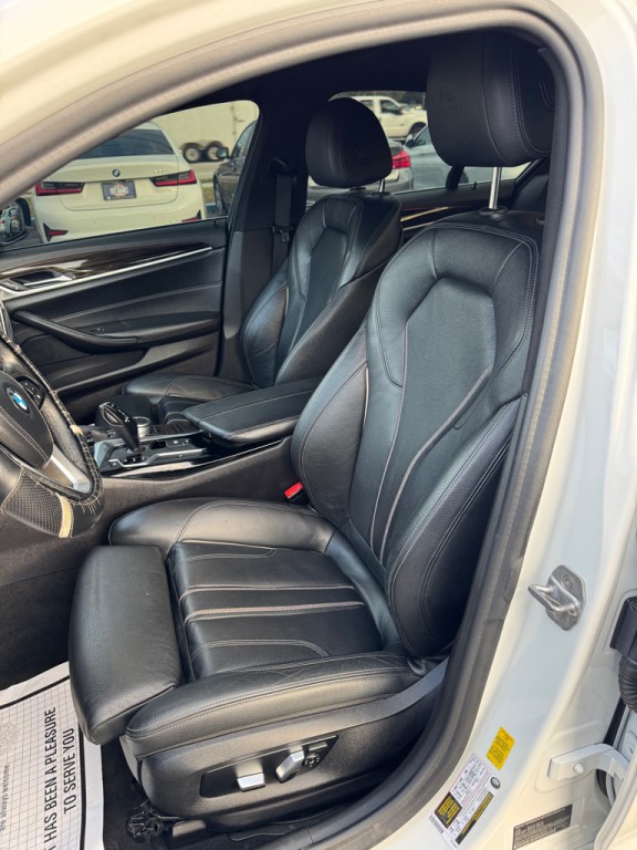 2019 BMW 5 Series Image 11