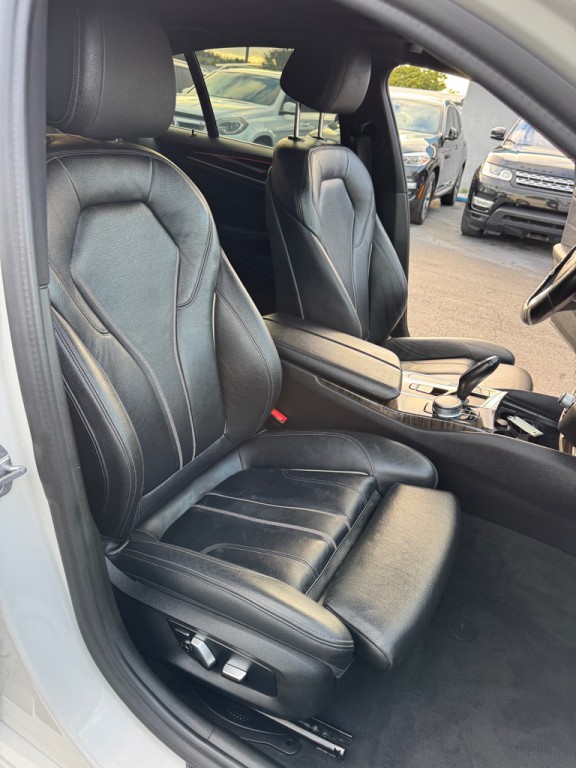 2019 BMW 5 Series Image 12