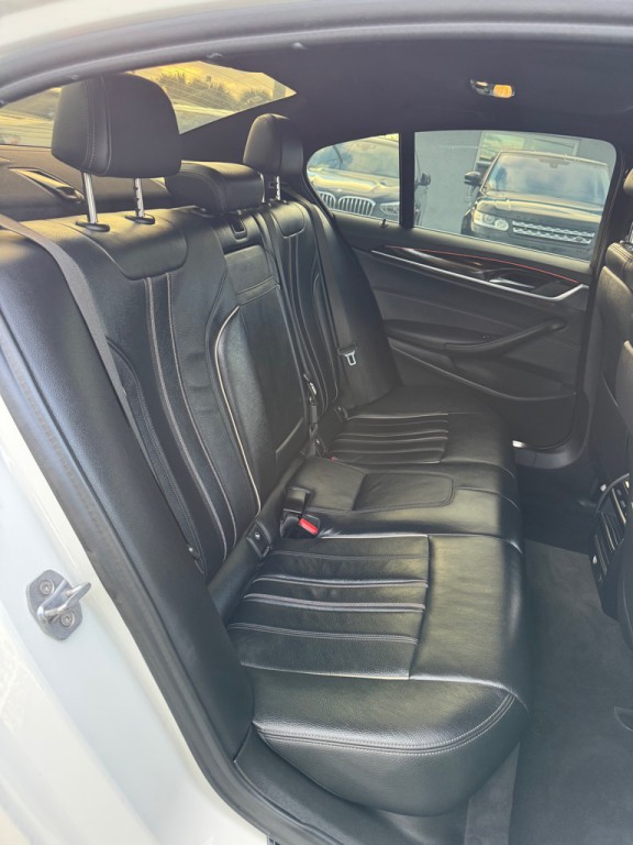2019 BMW 5 Series Image 14
